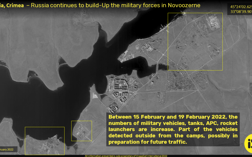 Le immagini satellitari israeliane mostrano un rapido accumulo dell'esercito russo in Crimea