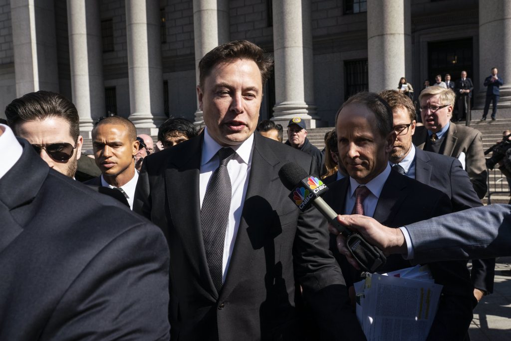 Dopo che il CEO di Tesla Elon Musk ha rivendicato una "indagine incessante", la SEC torna sui suoi passi