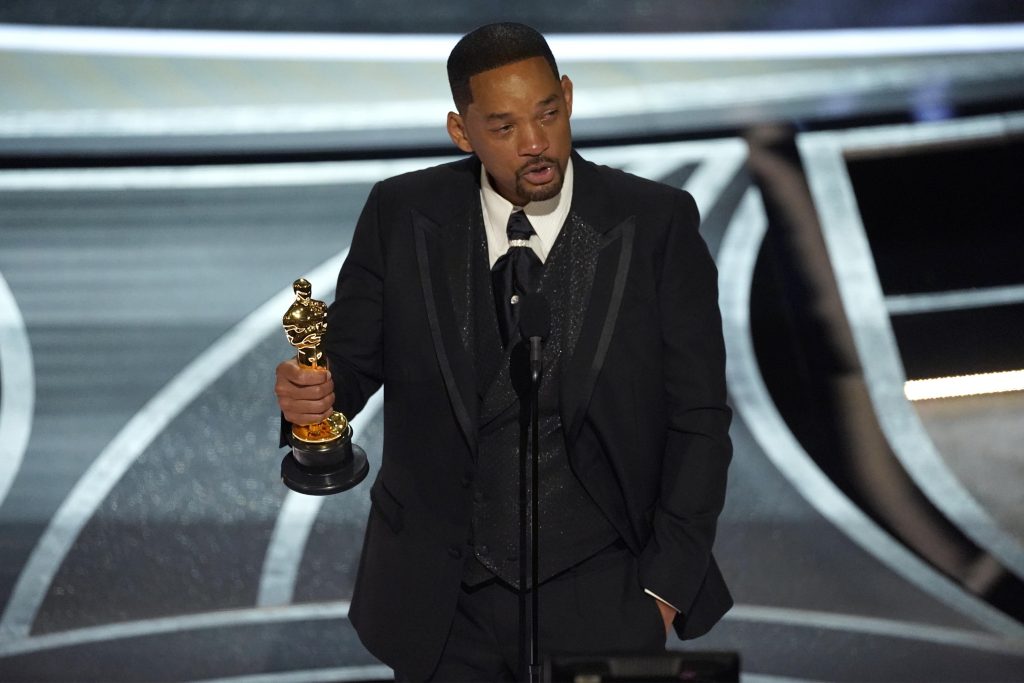 Academy: Will Smith si rifiuta di lasciare gli Oscar dopo lo slap rock