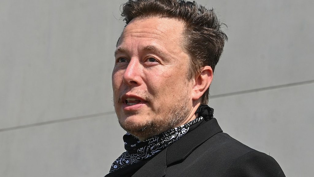 C'è bisogno di una nuova piattaforma, chiede Elon Musk.  Dopo le critiche alla libertà di espressione su Twitter