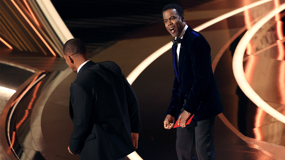 Chris Rock non presenterà una denuncia alla polizia dopo che Will Smith lo ha schiaffeggiato agli Oscar