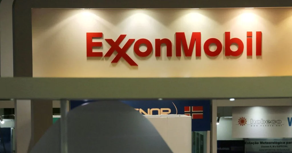Exxon per uscire dalla Russia e sospendere più investimenti