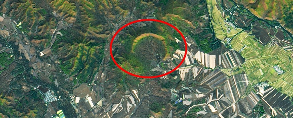 Gli scienziati hanno scoperto il cratere più grande della Terra 100.000 anni fa
