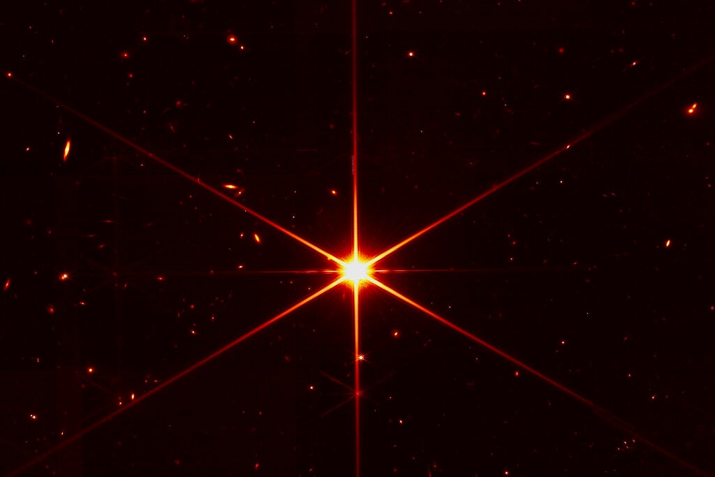 Il telescopio James Webb invia una nuova immagine della stella