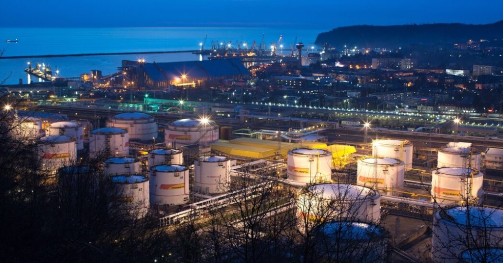 OPEC e Russia affronteranno la guerra in Ucraina che fa arrabbiare il mercato petrolifero