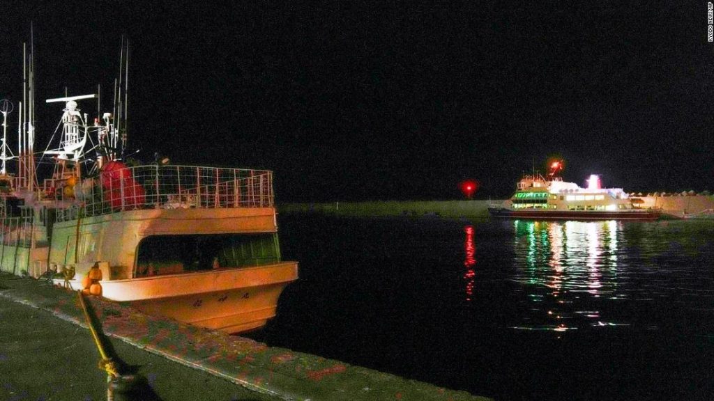 Nave giapponese scomparsa: ritrovate nove persone, dice la Guardia Costiera