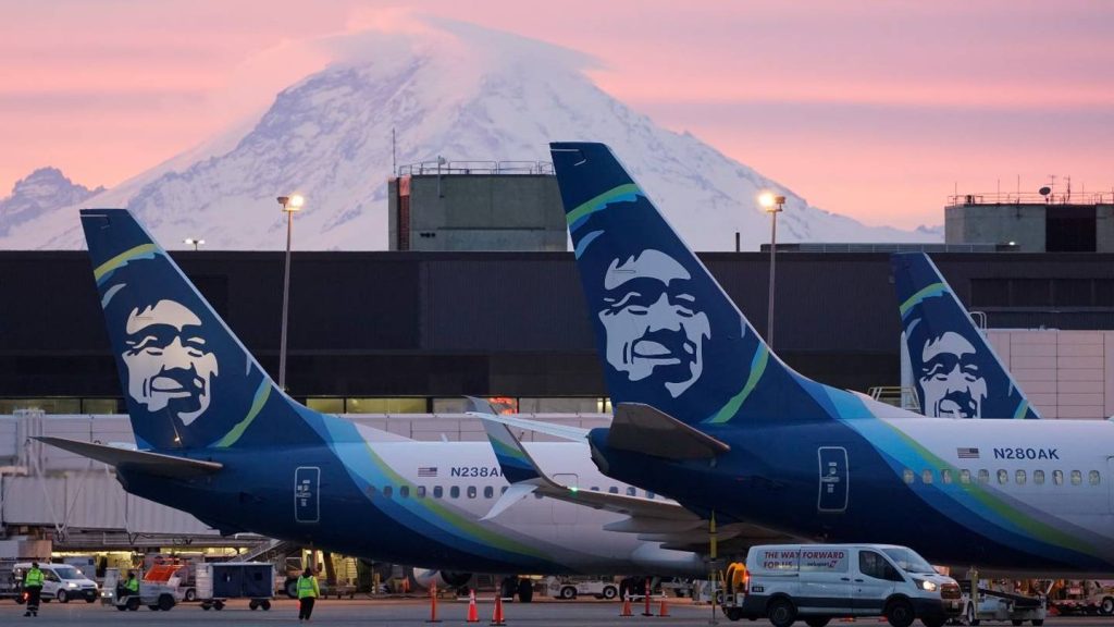 Alaska Airlines cancella più di 120 voli, avverte di interruzioni del fine settimana - KIRO 7 News Seattle