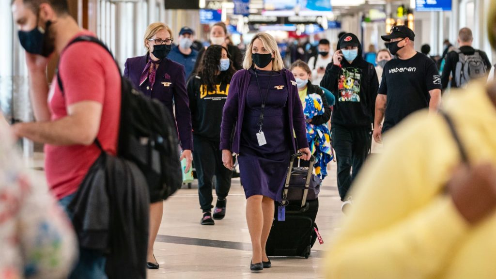 Delta paga gli assistenti di volo durante l'imbarco tra la paga Etihad
