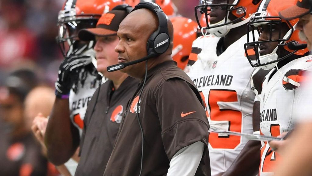 I Cleveland Browns hanno detto di aver "accolto favorevolmente" l'indagine della NFL sulle accuse dell'ex allenatore Hugh Jackson