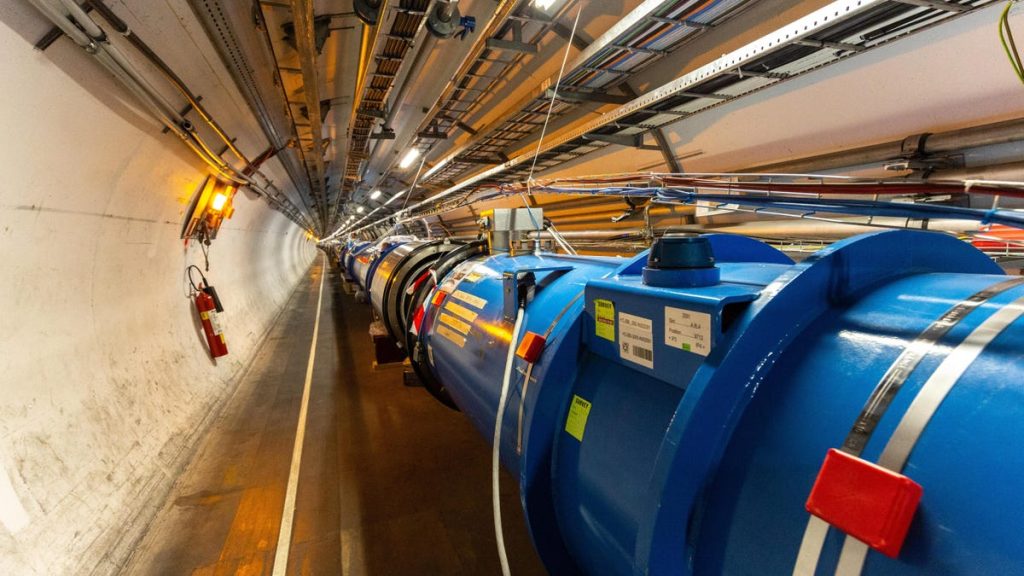 Il Large Hadron Collider si è riavviato e ha battuto immediatamente un record mondiale