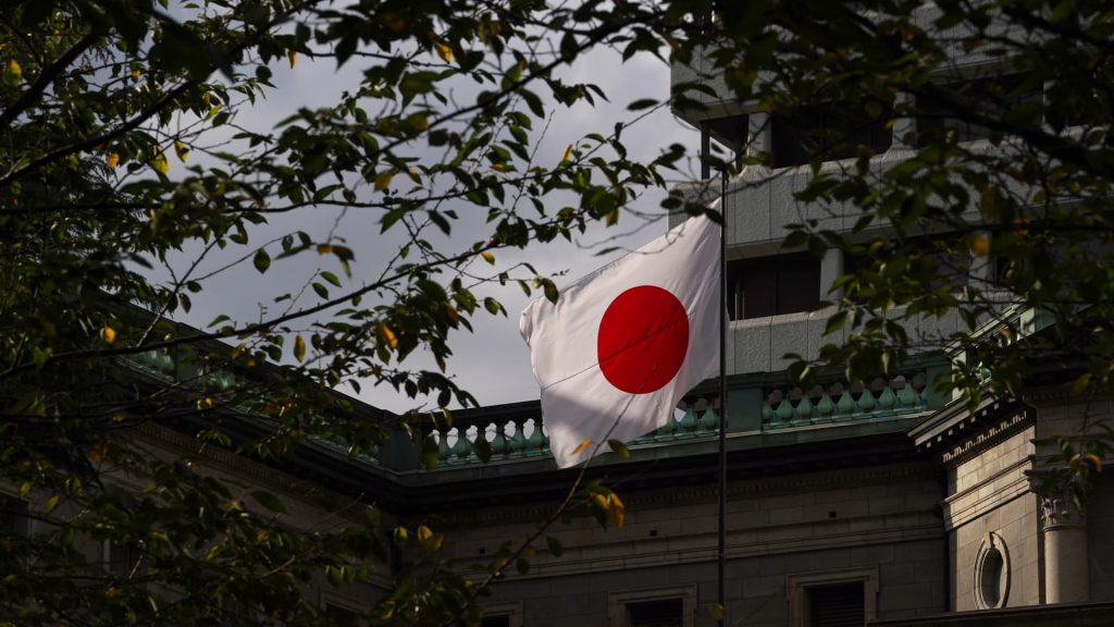 La Banca del Giappone sarà "preoccupata" se lo yen supererà i 130 contro il dollaro, afferma l'ex viceministro