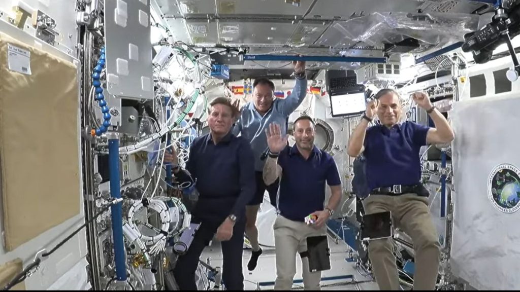 SpaceX e la NASA hanno rinviato la decodifica di speciali astronauti Ax-1 sulla Stazione Spaziale Internazionale