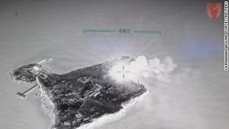 Incendio sull'isola in un video drone l'8 maggio.