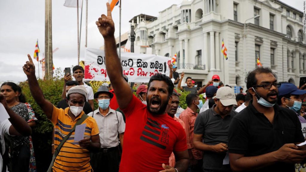 Il Primo Ministro informa il Paese colpito dalla crisi in Sri Lanka