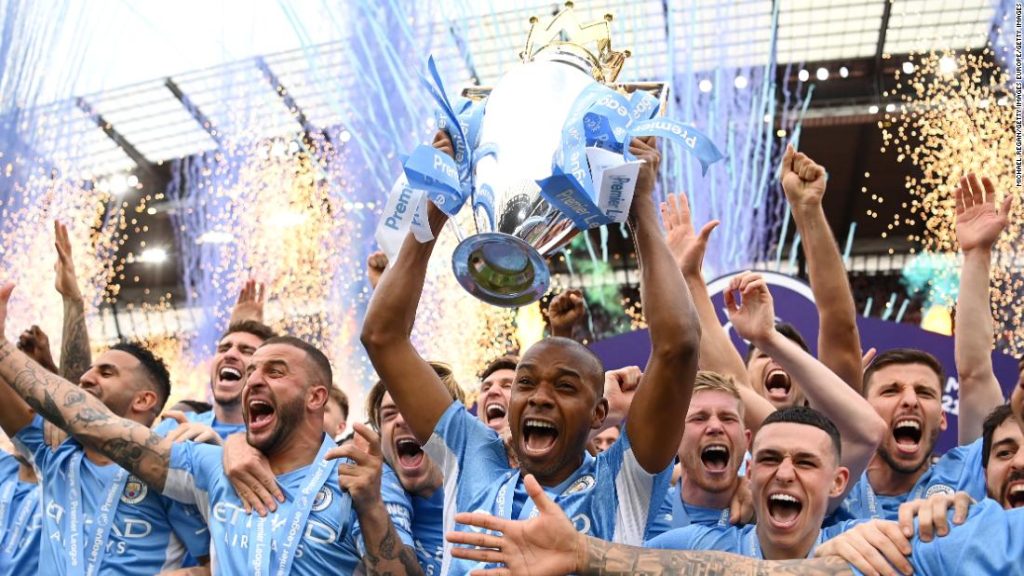 Premier League: il Manchester City ha fatto una straordinaria rimonta per rivendicare il titolo in un'emozionante giornata finale