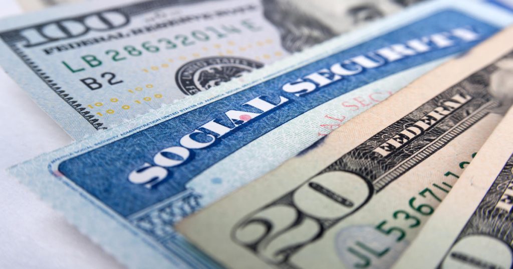 Gli assegni di previdenza sociale potrebbero salire dell'8,6%, l'aumento più grande dal 1981, dicono gli esperti