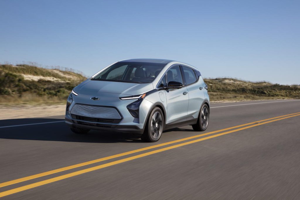 General Motors abbassa il prezzo della Chevrolet Bolt 2023, rendendola l'auto elettrica più economica in America