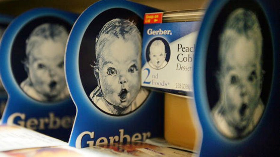 Prodotti per l'infanzia Gerber sugli scaffali dei negozi di alimentari