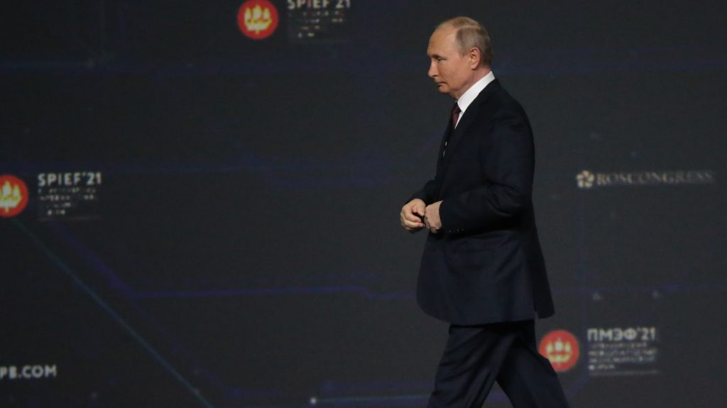 Il Forum economico "Russian Davos" di Vladimir Putin a San Pietroburgo è davvero un grande e triste pasticcio