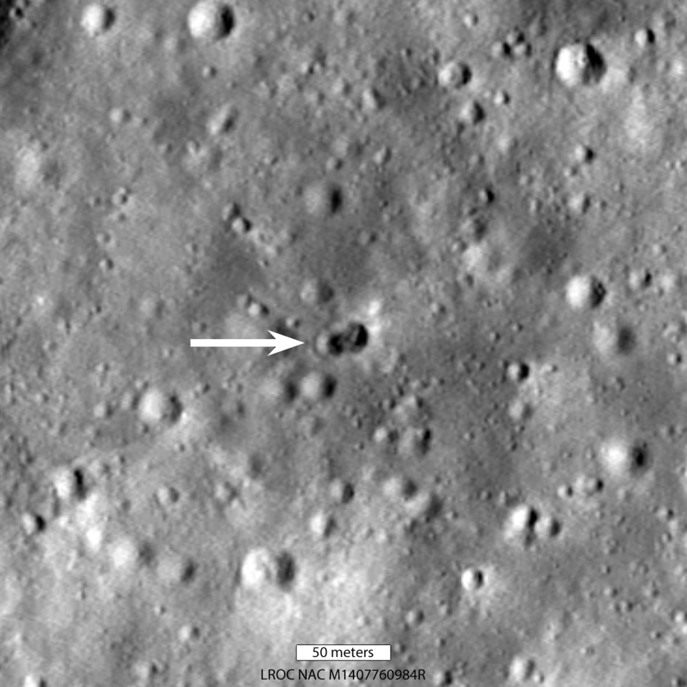 La NASA ha affermato che un razzo che ha colpito la luna in qualche modo ha perforato due buchi in due