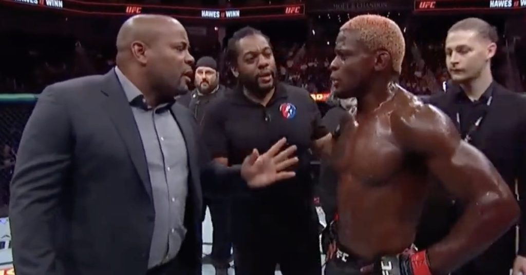 Video: Daniel Cormier e Phil Howes entrano in un'accesa discussione all'UFC Austin