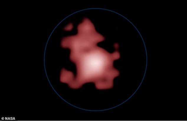 Il precedente detentore del record, scoperto dal telescopio Hubble nel 2015, è GN-z11 (nella foto) risalente a 400 milioni di anni dopo la nascita dell'universo