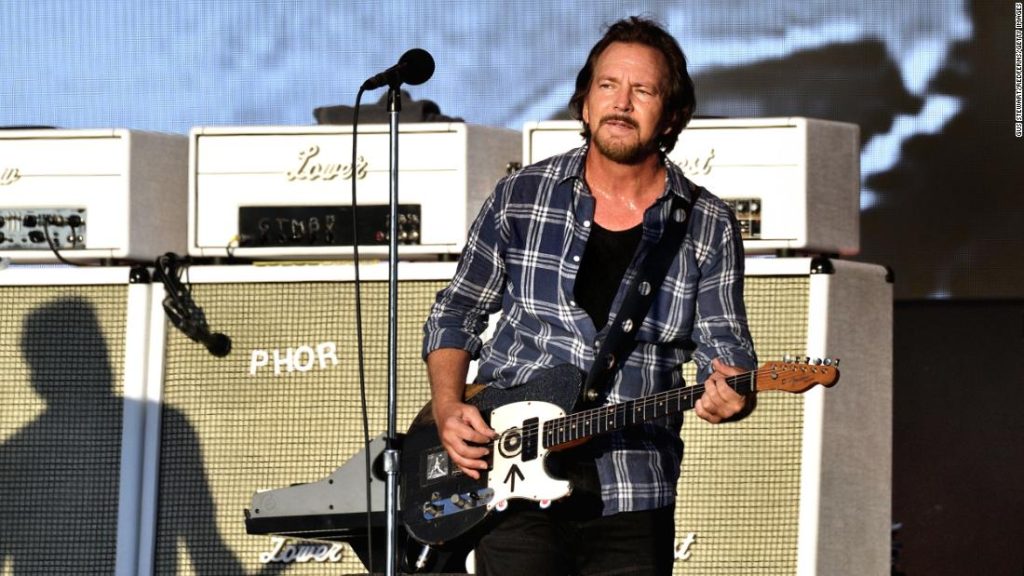 I Pearl Jam hanno cancellato il concerto di Vienna dopo che il caldo ha ferito la gola di Eddie Vaeder