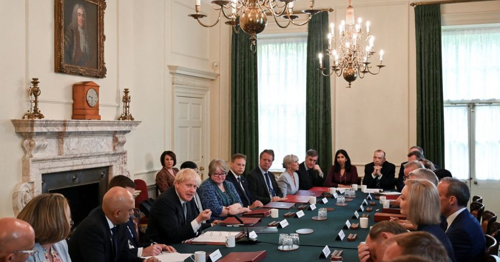 Il britannico Boris Johnson è al limite per le dimissioni dei ministri