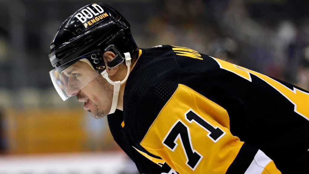 Il centro storico di Pittsburgh Penguins Evgeny Malkin metterà alla prova prima la carriera dell'agenzia NHL gratuita, afferma la fonte