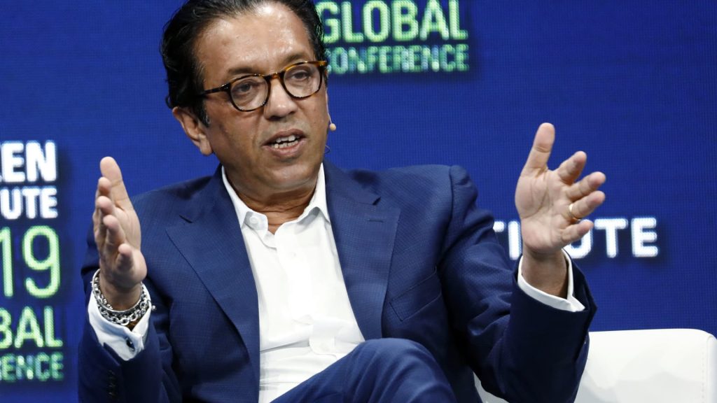 Il principale dirigente di SoftBank Rajeev Misra si dimette da Vision Fund
