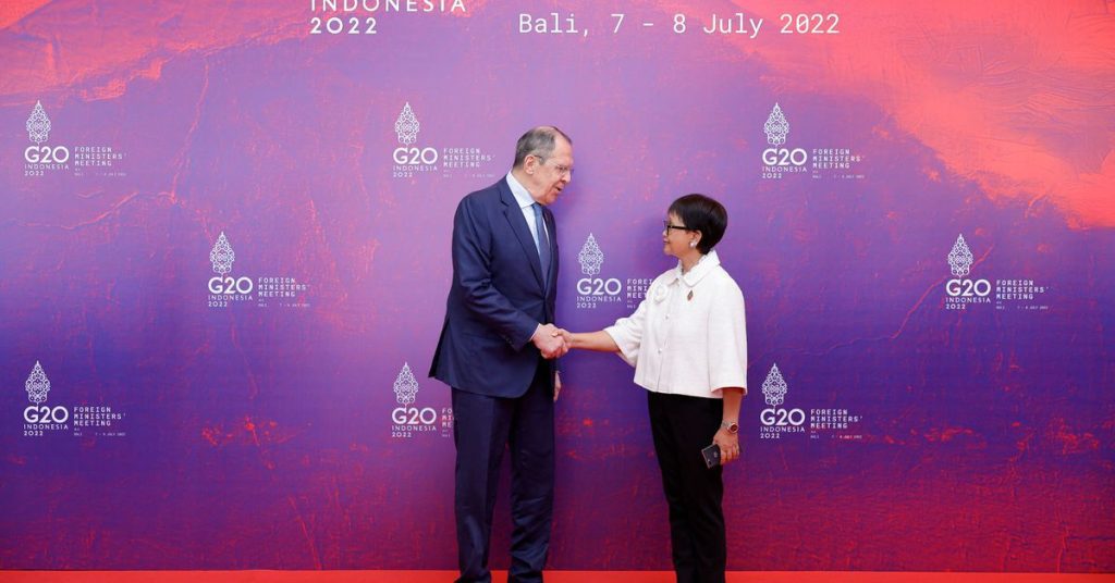 L'Indonesia esorta il G20 ad aiutare a porre fine alla guerra in Ucraina mentre Lavrov guarda alla Russia