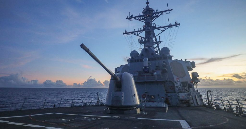 La Cina afferma di aver "rimosso" il cacciatorpediniere statunitense che ha navigato vicino alle isole contese
