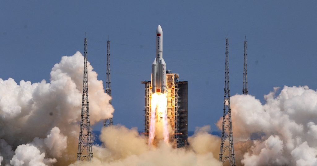 La Cina dice che sta seguendo da vicino i detriti dei missili che sfrecciano verso la Terra |  notizie spaziali