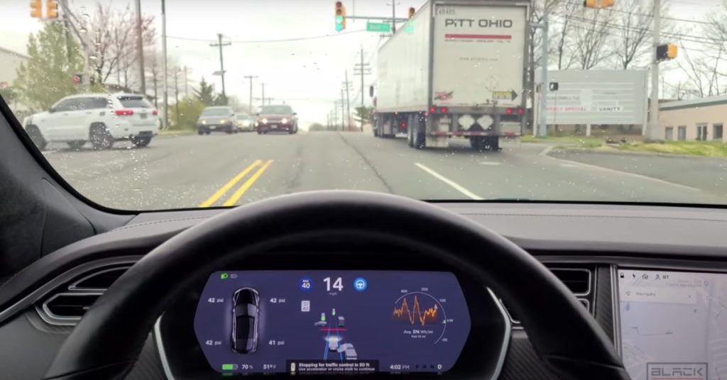 Tesla espande la campana del semaforo verde, riducendo la rabbia della strada