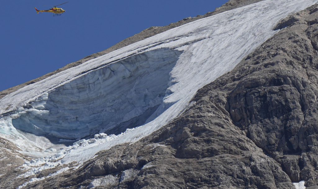 Una valanga sulle Alpi provoca in Italia 7 morti e 14 dispersi