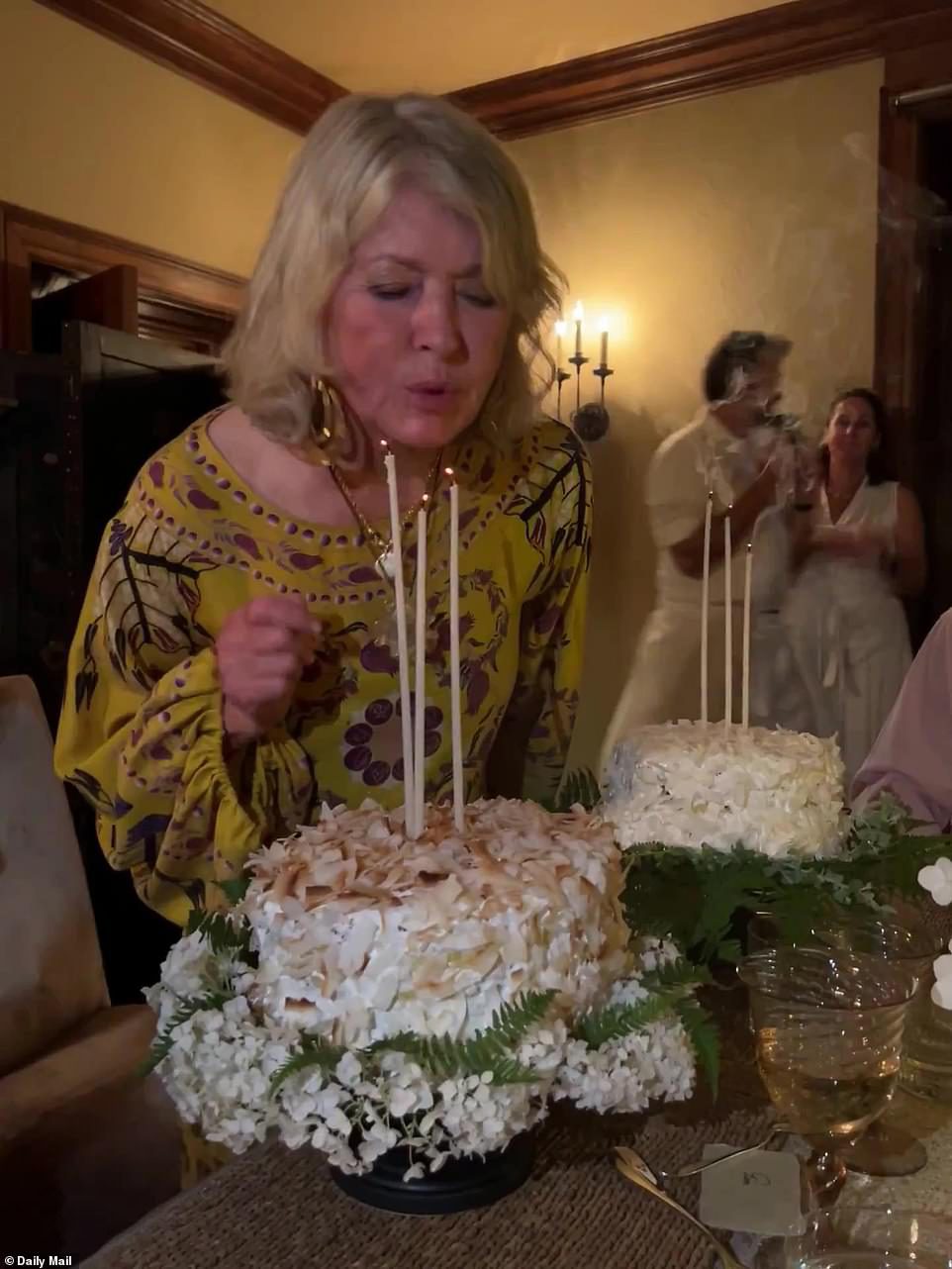 Icona: ho visto Martha spegnere le candeline della torta