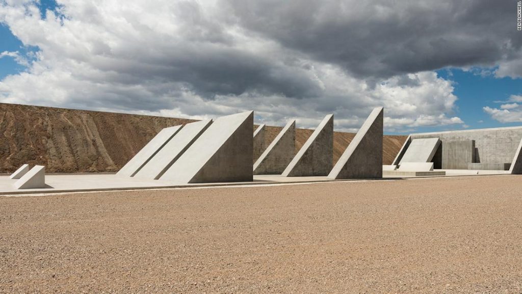 "City" dell'artista Michael Heizer aprirà nel deserto del Nevada dopo 50 anni