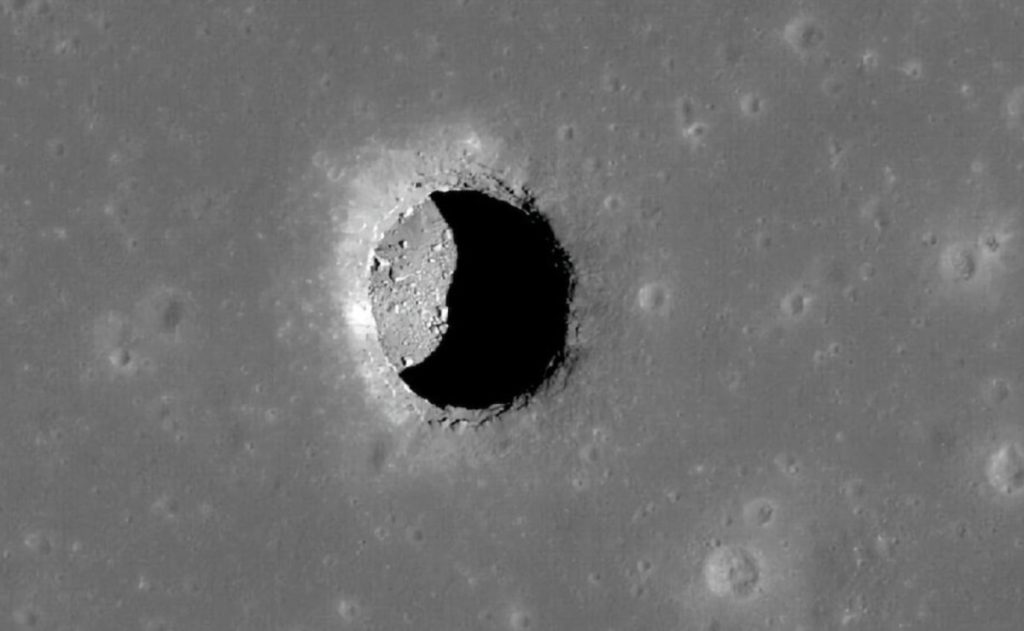 Gli scienziati hanno scoperto che sulla superficie della luna in alcune località c'è il "tempo di Sitrah".