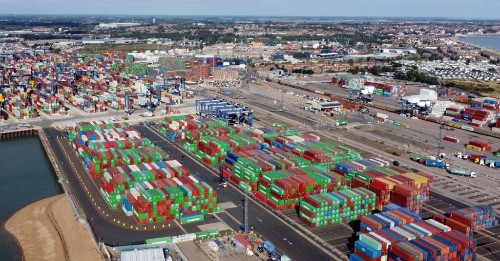 I lavoratori di Felixstow, il più grande porto per container del Regno Unito, inizieranno uno sciopero di 8 giorni