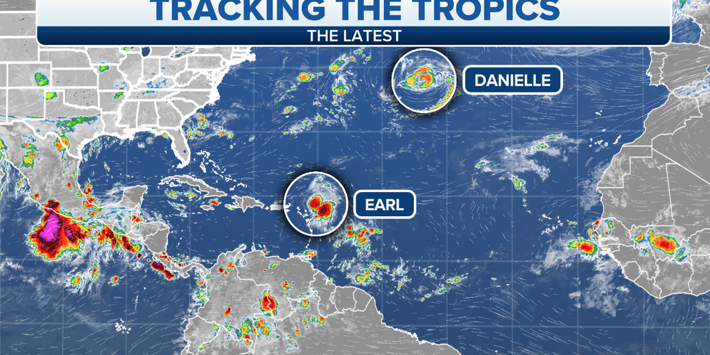 La forza dell'uragano Daniel, la tempesta tropicale Earl che ondeggia nell'Oceano Atlantico