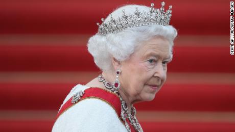 Analisi: la regina che personificava la continuità e la stabilità lascia il mondo in un momento pericoloso