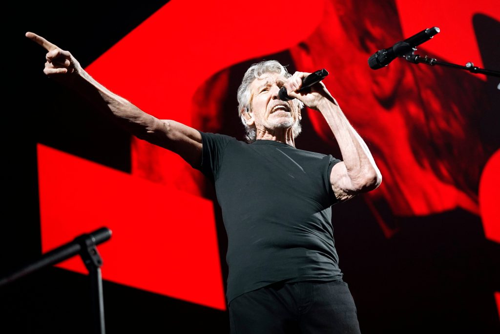 Il fondatore dei Pink Floyd Roger Waters cancella i concerti in Polonia a causa del contraccolpo sulle opinioni sulla guerra russa in Ucraina