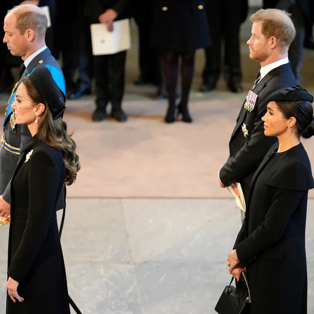 Come Kate Middleton e Meghan Markle hanno onorato la Regina al loro servizio londinese