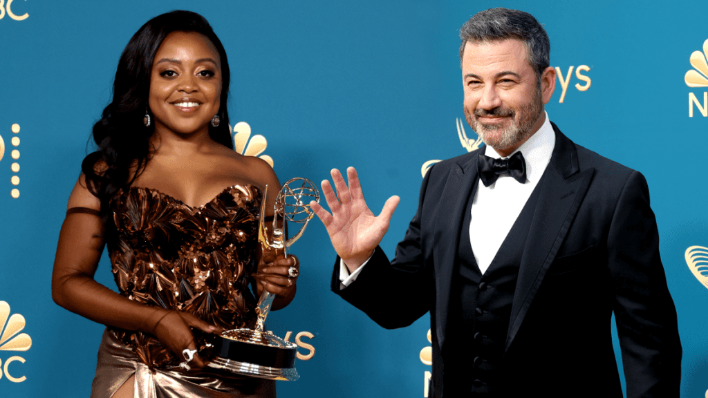 Kimmel affronta contraccolpi, altri elogiati per discorsi forti