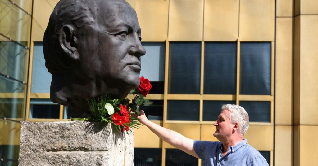 Putin Gorbaciov nega di aver tenuto un funerale di stato e starà lontano