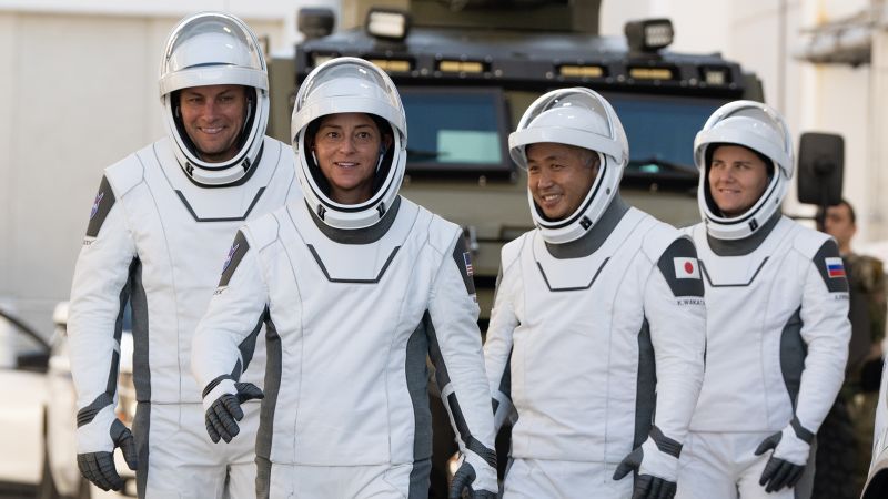 Incontra il nuovo equipaggio diversificato della Stazione Spaziale Internazionale