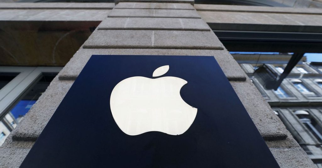 I profitti di Apple salgono alle stelle mentre l'oscurità economica colpisce la tecnologia