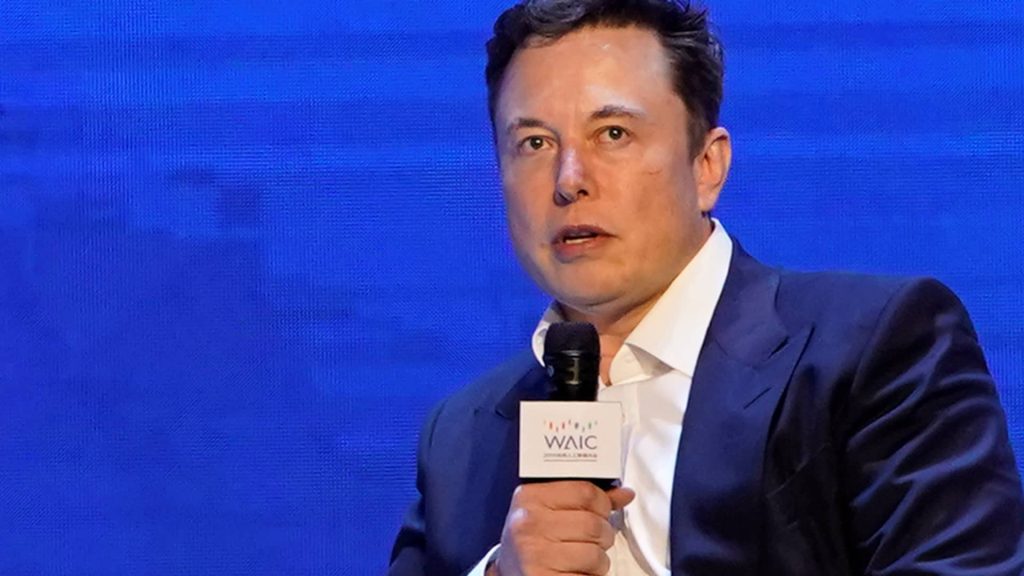 Elon Musk afferma che la recessione globale potrebbe durare fino alla primavera del 2024