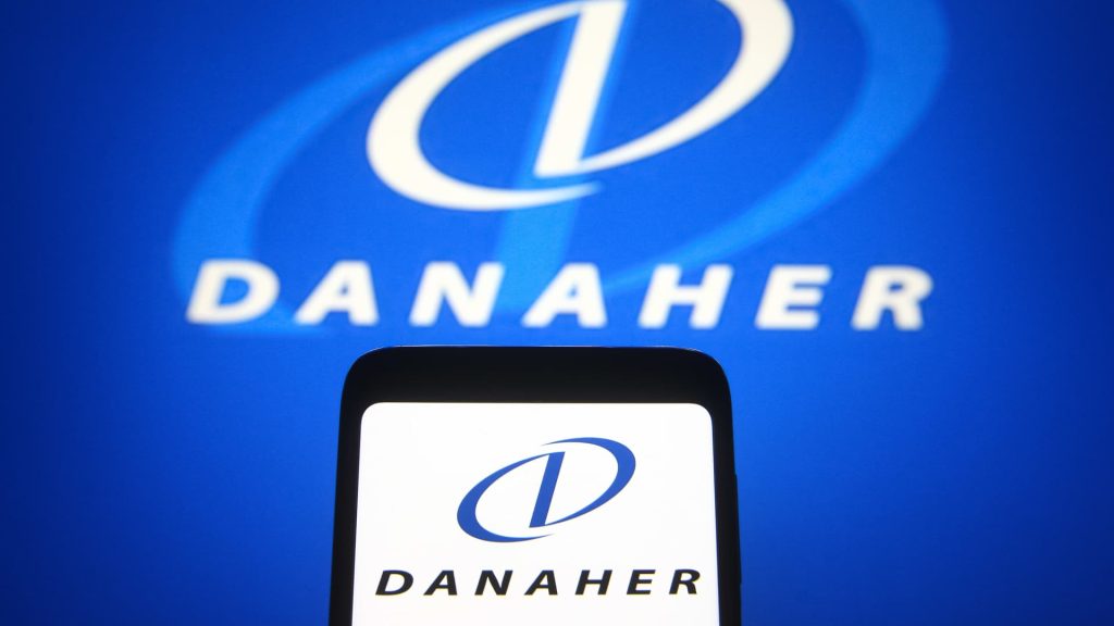 Jim Kramer dice di acquistare azioni Danaher in declino