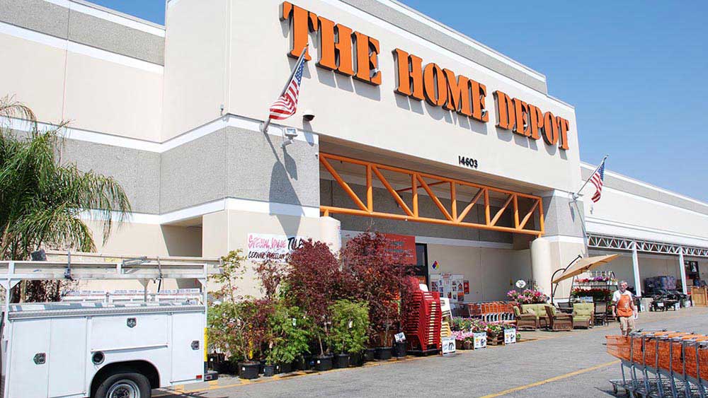 Home Depot batte i profitti in mezzo al crollo immobiliare;  Basso in coperta